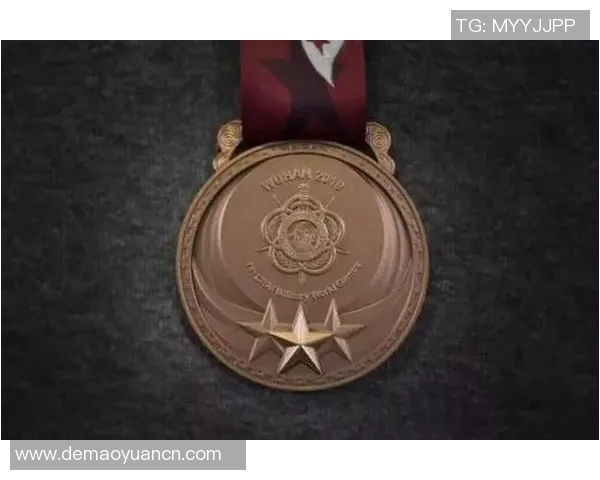 MG足球明星荣获五个奖杯的辉煌成就与背后故事解析